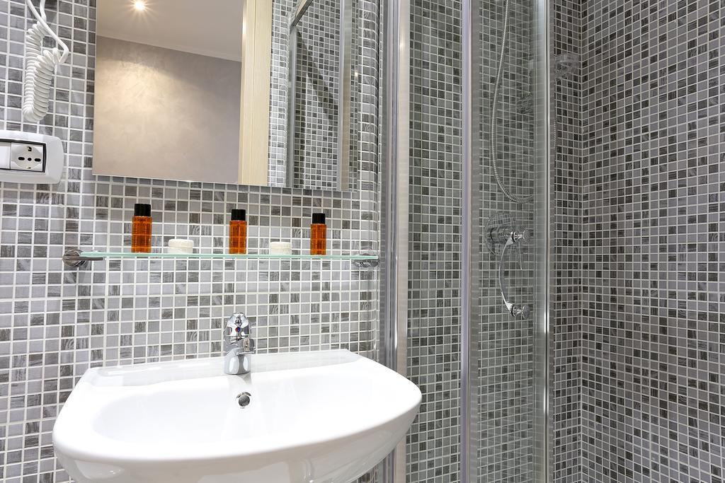 Adorasuite 2 โรม ภายนอก รูปภาพ