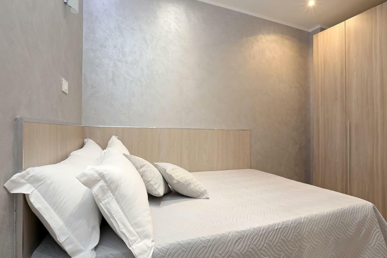 Adorasuite 2 โรม ภายนอก รูปภาพ